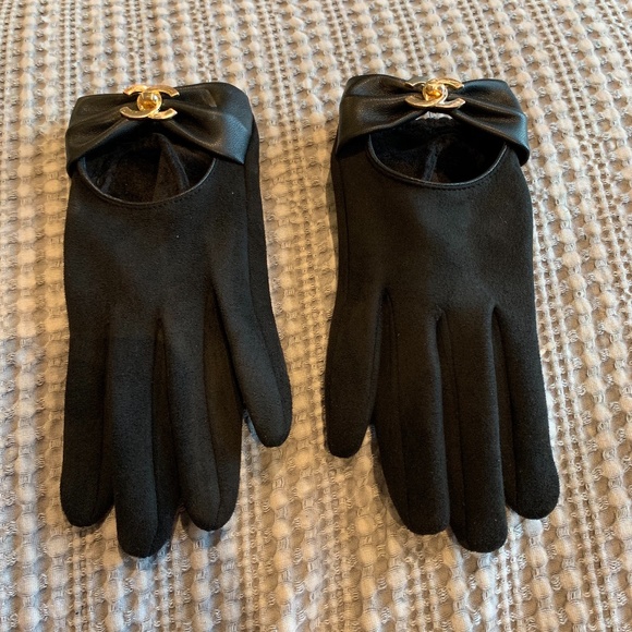 CHANEL Accessories - Vintage Chanel Suede and Leather Gloves